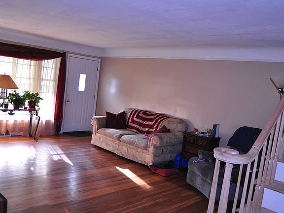 4th image of 1711 E 240th St