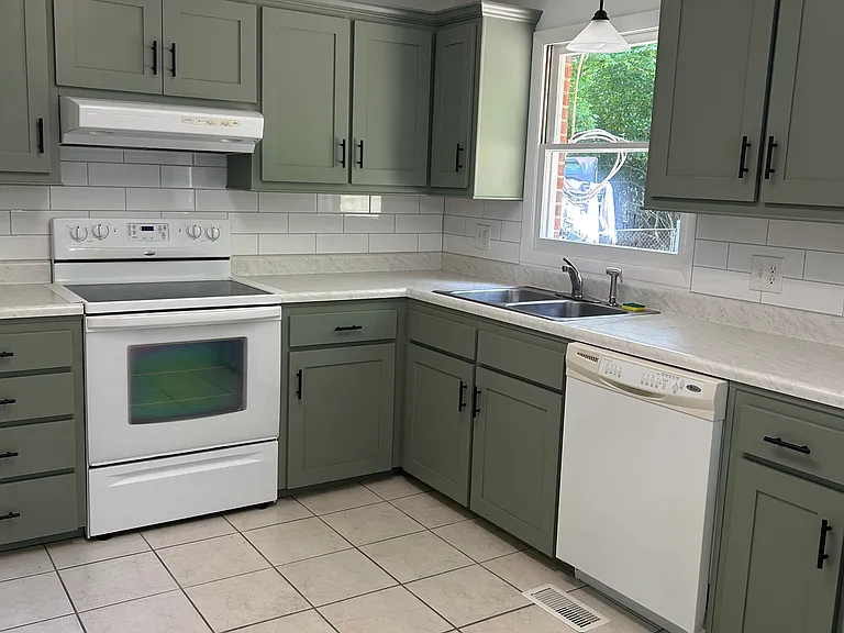Newly Renovated Kitchen
