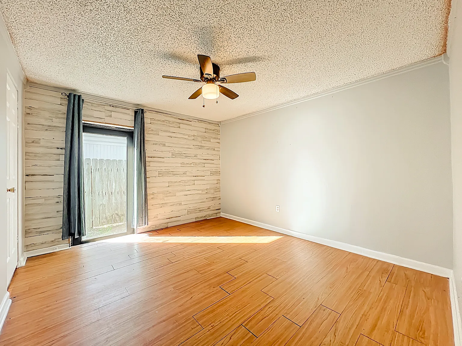 541 East Fee Avenue - 1 — Photo 2