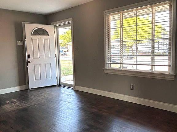 5th image of 4021 N Sterling Ave