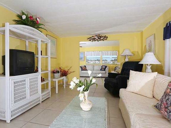 4th image of 1202 Barefoot Cir