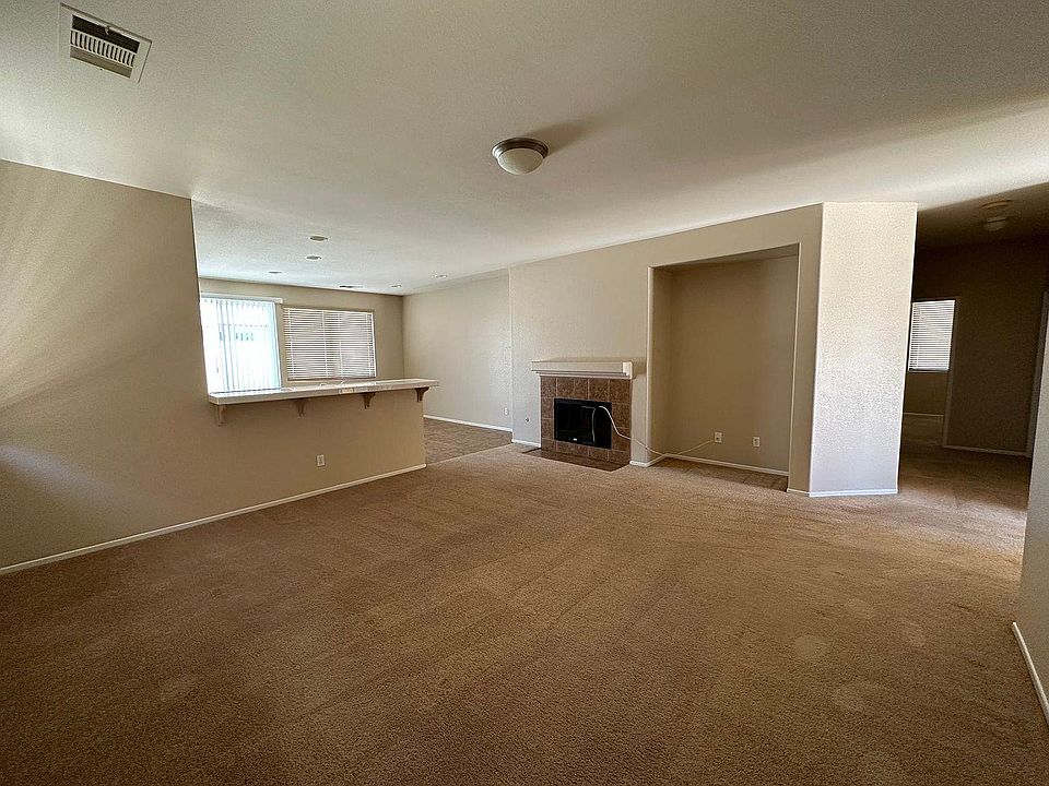 2nd image of 25788 Desert Pass St