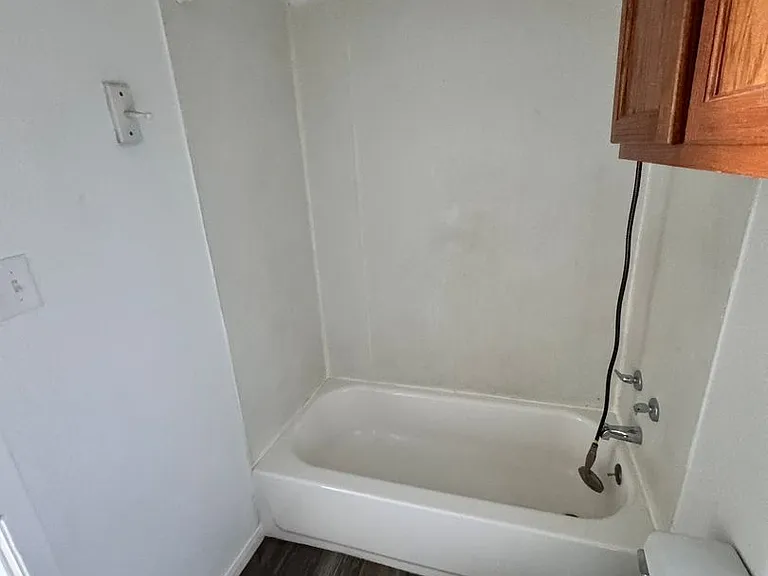 1808 Springlake W — Photo 5