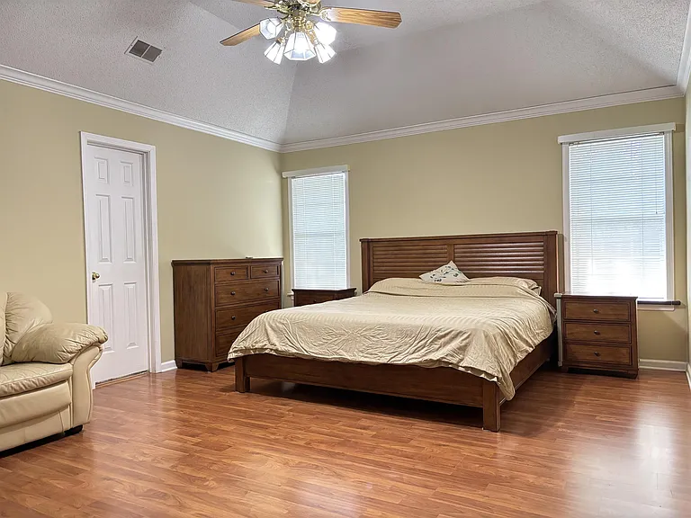 1077 Sugar Ln — Photo 6