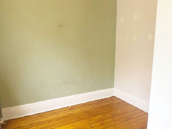 4th image of 12-10 Astoria Blvd #2A