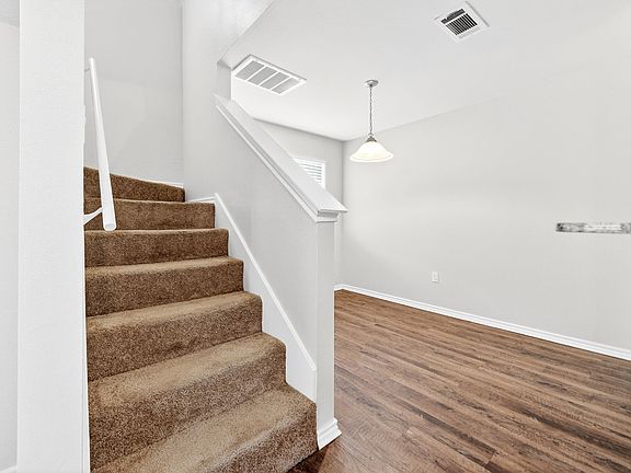 5th image of 9837 Walnut St #208