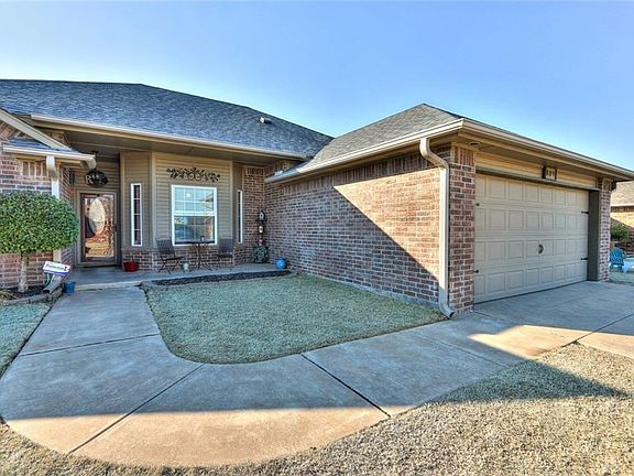 2nd image of 809 Glenwood Dr