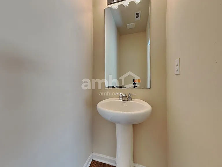 223 Maxton Ave — Photo 6