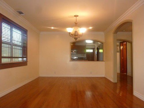 3rd image of 1815 N Los Robles Ave