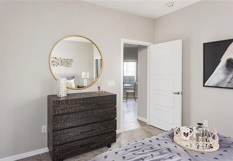 Avari Modern Apartments — Photo 25