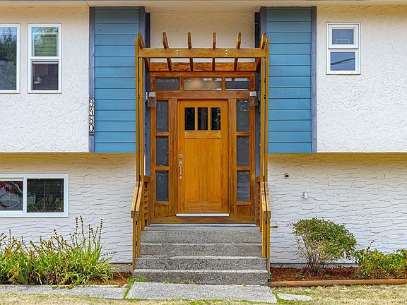 3rd image of 9480 Maryland Dr