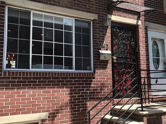 3rd image of 1043 S Dorrance St
