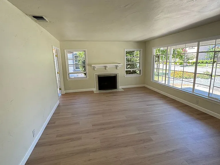 120 Columbia Ave — Photo 7