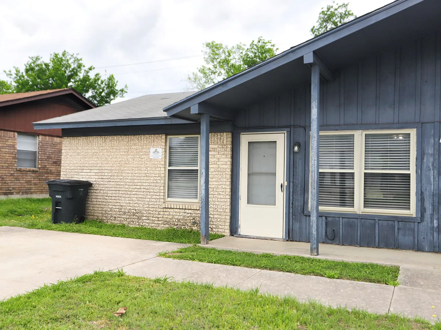 2 bed, 850 sqft, $895 — Photo 2