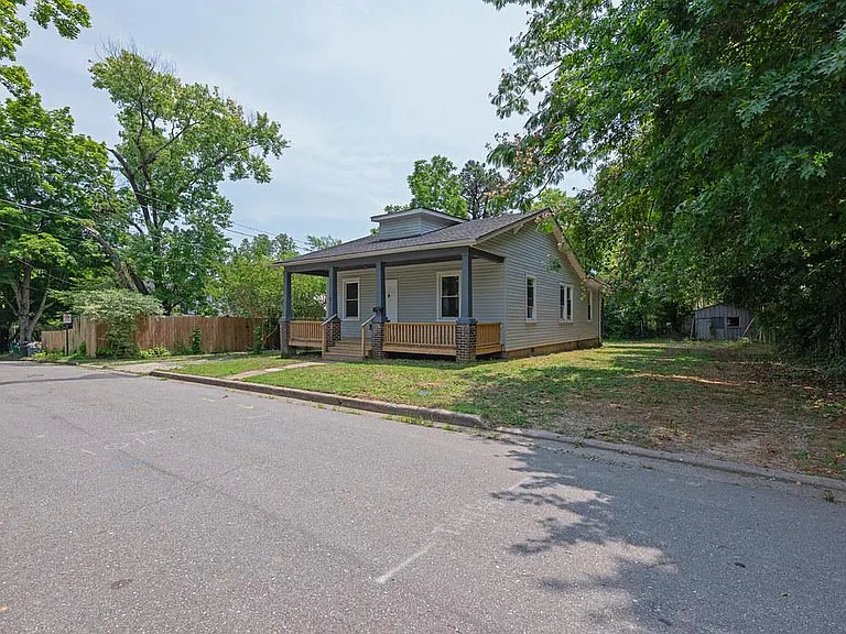 1505 Vista St — Photo 2