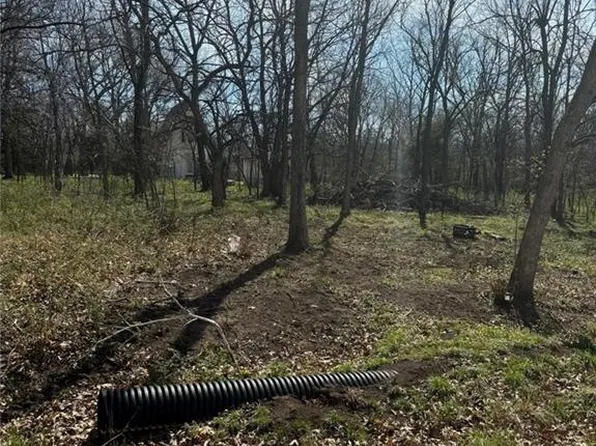 14 Live Oak Ct, Linn Valley, KS 66040