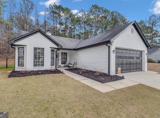 106 Greenfield Ln, Grantville, GA 30220