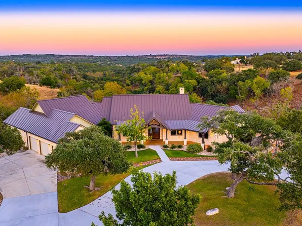 131 Bootlegger Ln, Kerrville, TX 78028