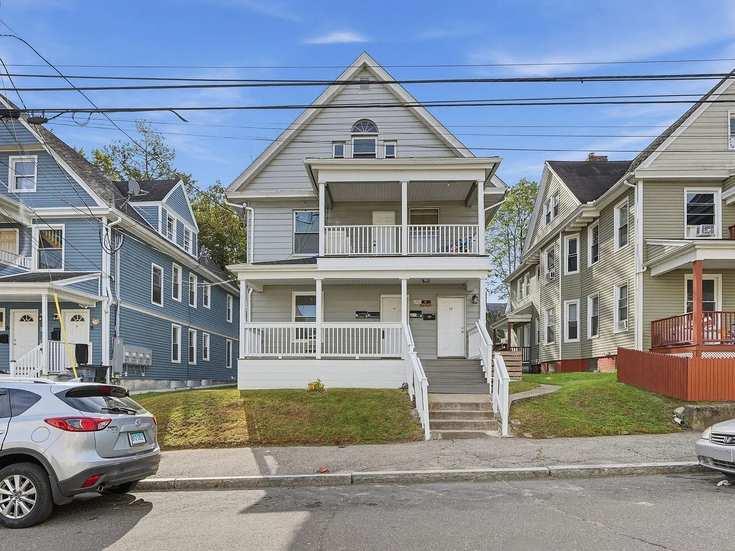 Spacious 2BR + Bonus Room in Derby — Photo 1