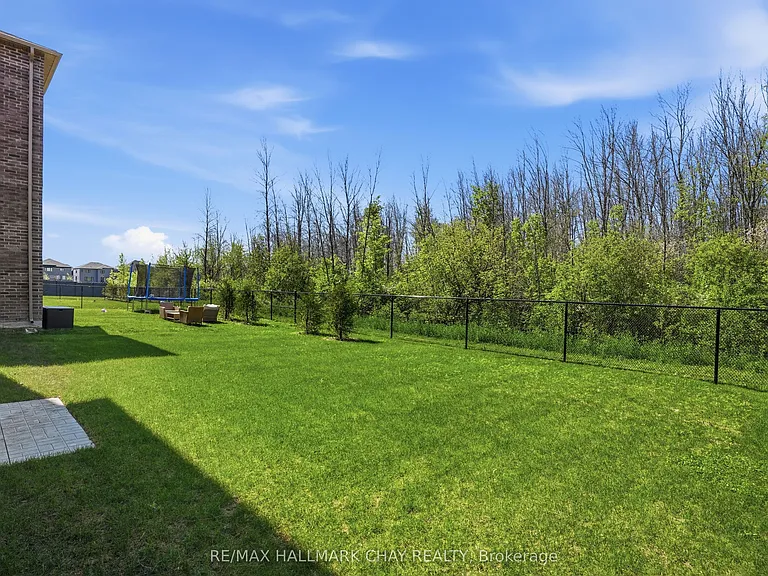 25 Del Ray Cres — Photo 29