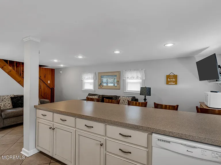 21 E Bay Way — Photo 6