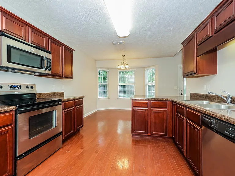816 Pantera Dr — Photo 8
