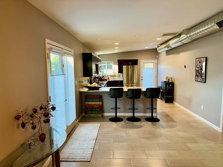 1510 E Whitton Ave — Photo 4