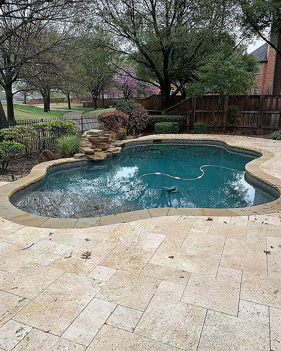 1st image of 2804 Greenview Dr