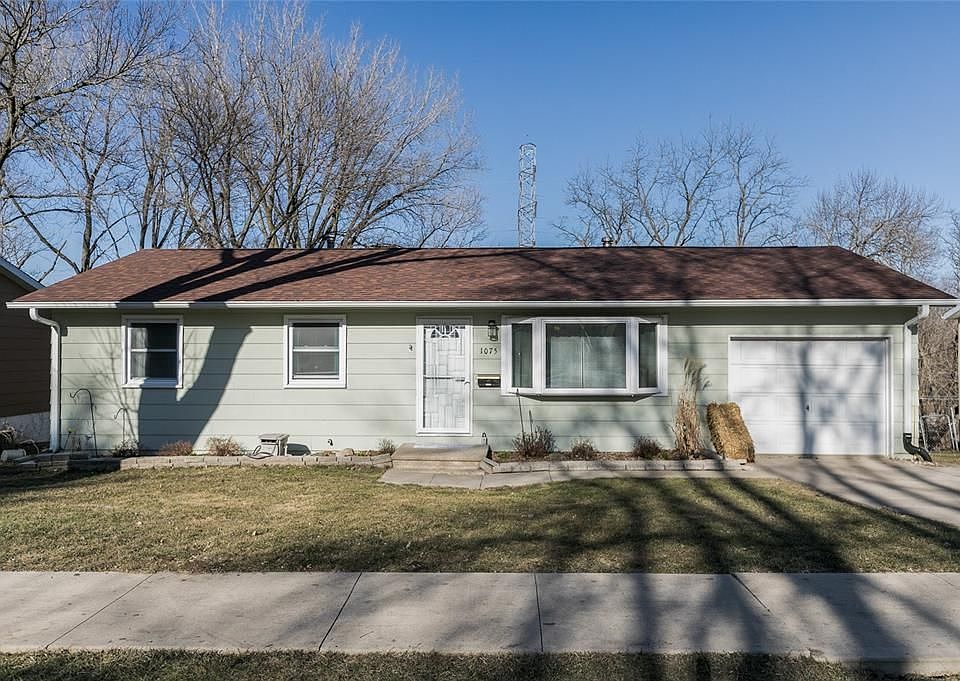 1st image of 1075 Parkview Dr