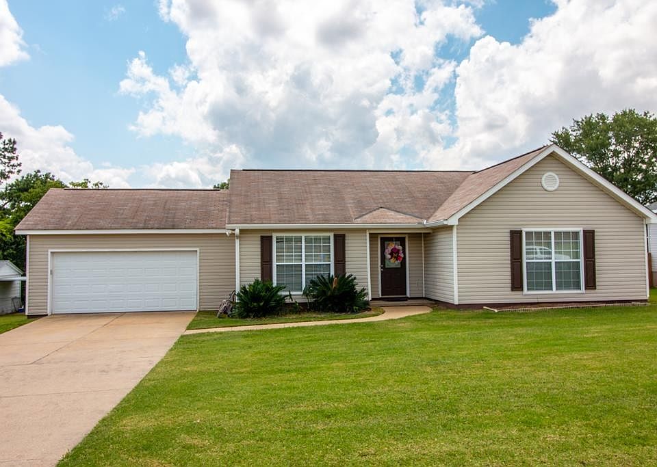 1st image of 205 Fulton Dr