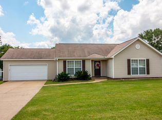 205 Fulton Dr, Midland City, AL 36350