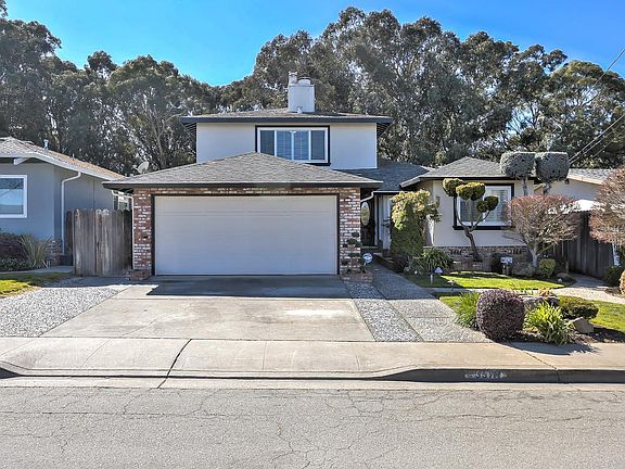 2nd image of 3370 Crestmoor Dr