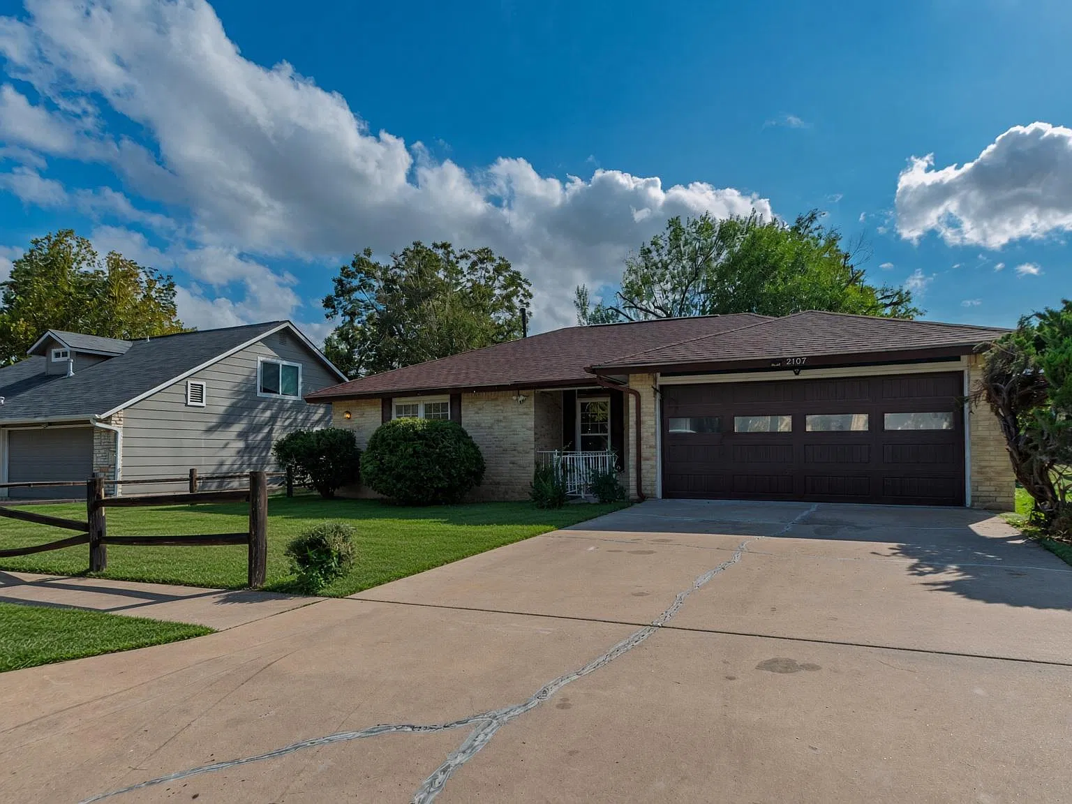 3 bed, 2.0 bath, 1080 sqft, $2,399 — Photo 1