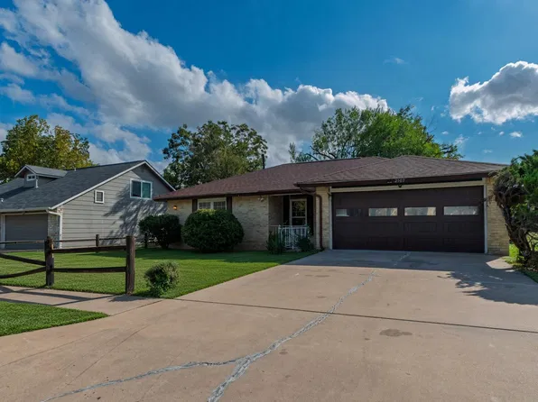 2107 Red Stone Ln, Austin, TX 78727