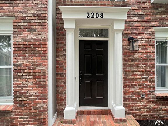 2nd image of 2208 Riviera Dr