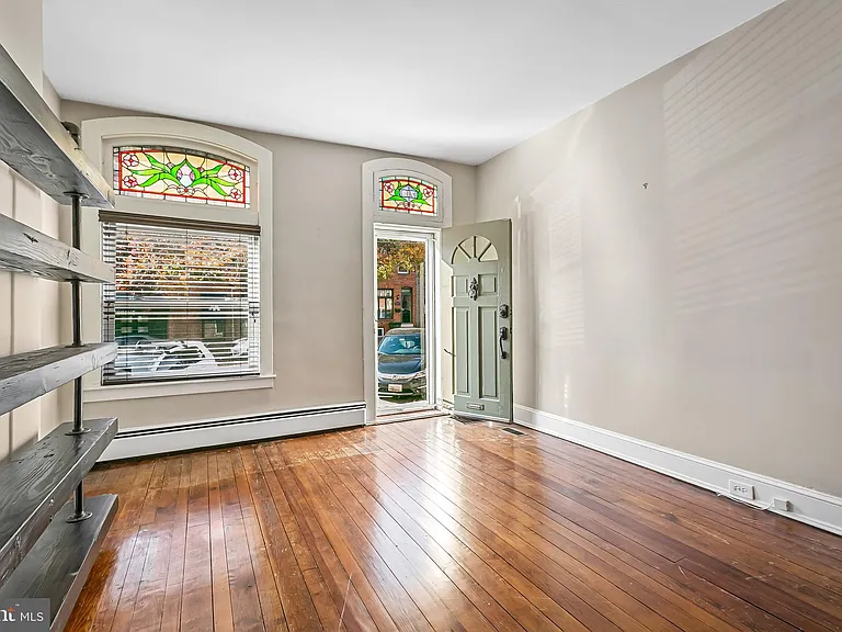 719 S Montford Ave — Photo 9