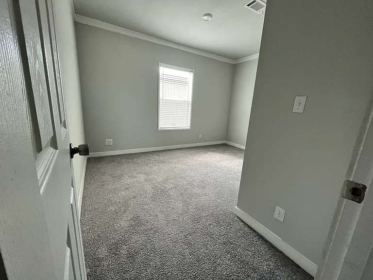 2941 Chamber Pkwy — Photo 8