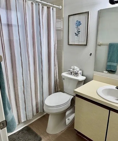 111 E Villaway Rd — Photo 22