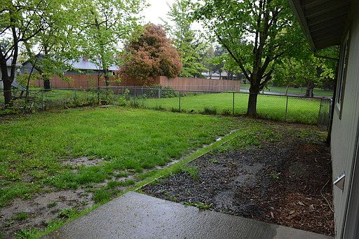 3rd image of 2021 NE Thomas St