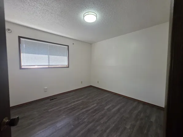 16811 NE Glisan St, Portland, OR 97230