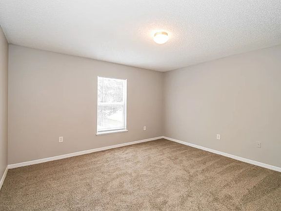4th image of 1115 W 22nd St