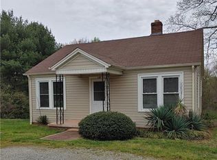480 29th Avenue Dr NW, Hickory, NC 28601