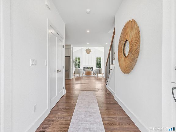 4th image of 39 Commodore Place