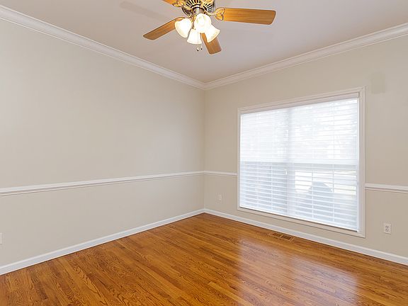 2nd image of 7 Royale Ct