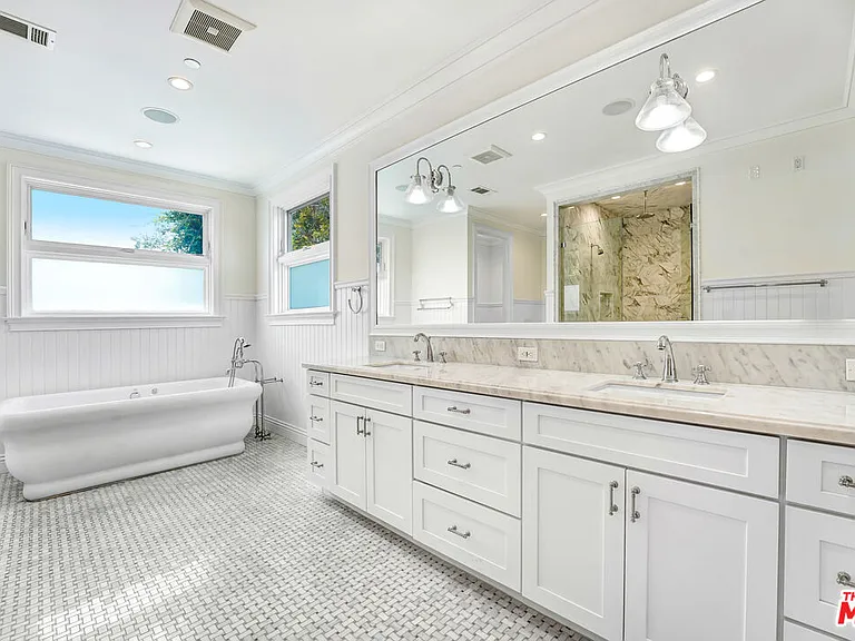 11540 Clover Ave — Photo 30