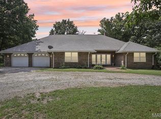 31470 E Bartlett Rd, Brighton, IL 62012