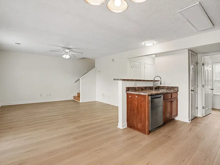 919 Tapoco Ct — Photo 5