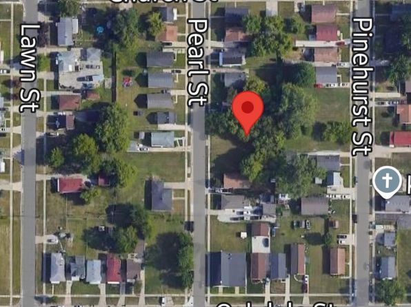 25346 Pearl St, Roseville, MI 48066