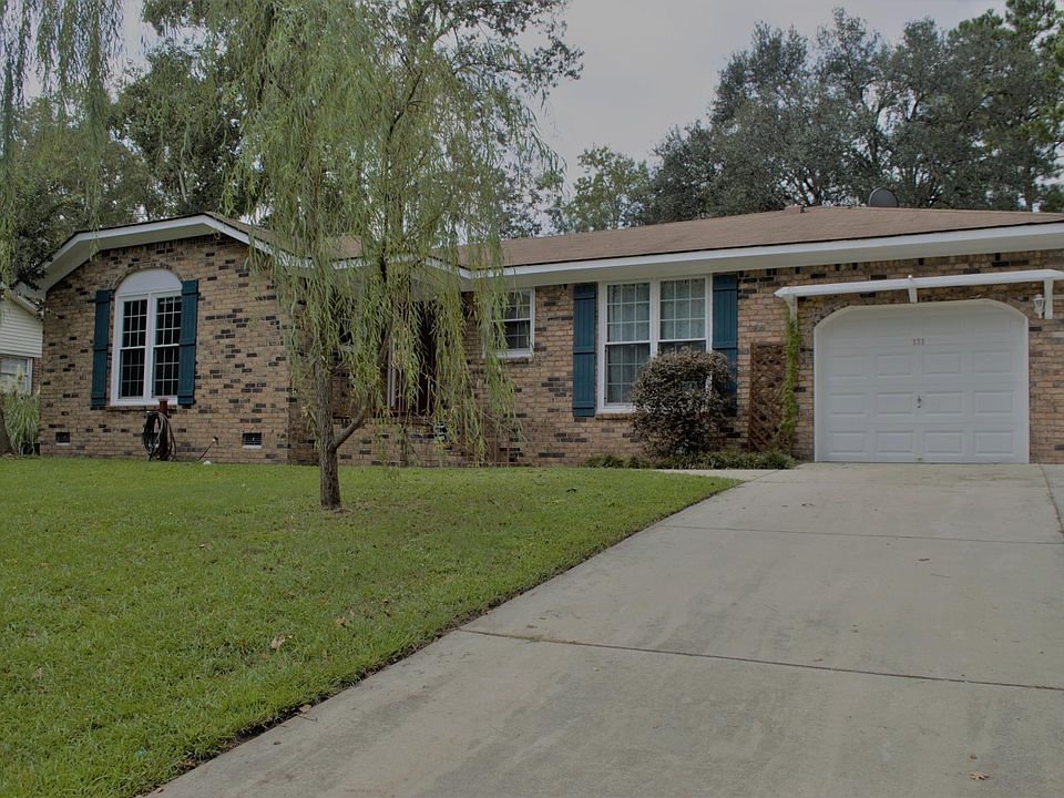1st image of 233 Cornell Dr