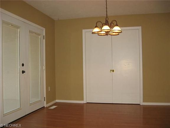 4th image of 6074 Cedarwood Rd